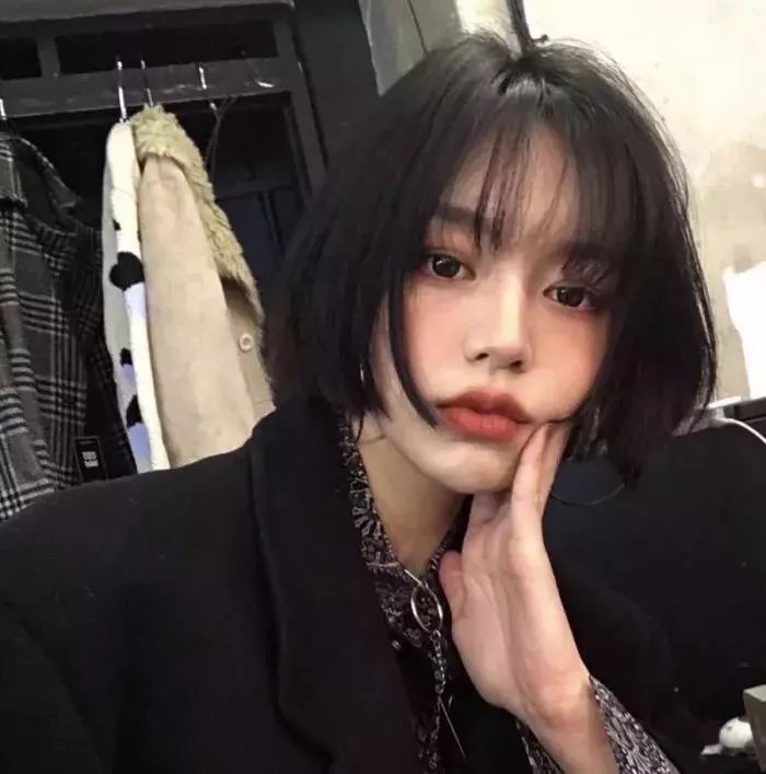 伊莎贝尔跳到聚光灯下